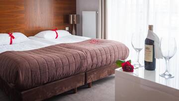 Фото номера Апартаменты (для 2 взрослых) Отель Bazuny Hotel&amp;Spa г. Косьцежина 2