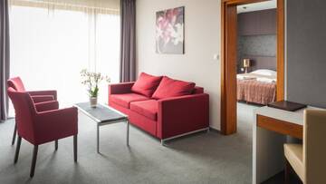 Фото номера Апартаменты (для 2 взрослых) Отель Bazuny Hotel&amp;Spa г. Косьцежина 4