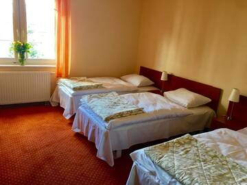 Фото номера Трехместный номер Отель Hotel Gryf г. Косьцежина 4